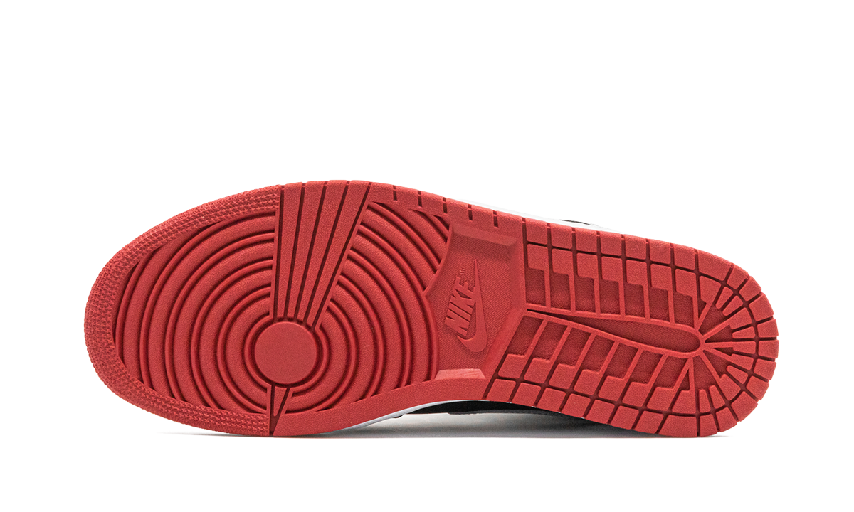 Air Jordan 1 Mid "Johnny Kilroy" 554724 057