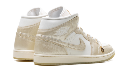 Air Jordan 1 Mid SE Wmns "Metallic Team Gold" HV5159 100