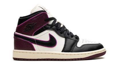 Air Jordan 1 "Bordeaux" FQ7818 101