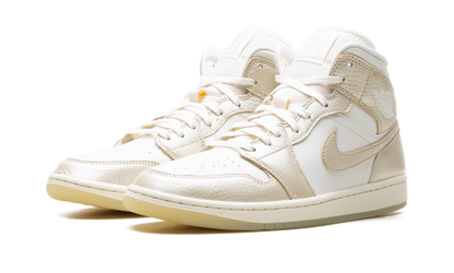 Air Jordan 1 Mid SE Wmns "Metallic Team Gold" HV5159 100