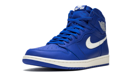 Air Jordan 1 Retro High OG "Hyper Royal" 555088 401