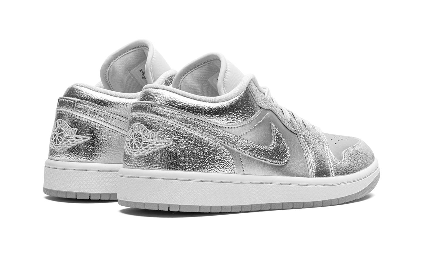 Air Jordan 1 Low SE WMNS "Metallic Silver" FN5030 001