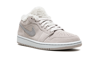 AIR JORDAN 1 Low SE WMNS "Sherpa Fleece" DO0750 002