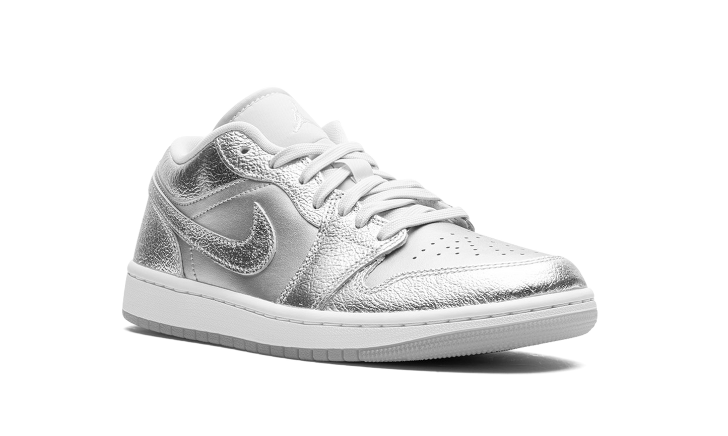 Air Jordan 1 Low SE WMNS "Metallic Silver" FN5030 001