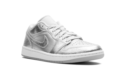 Air Jordan 1 Low SE WMNS "Metallic Silver" FN5030 001