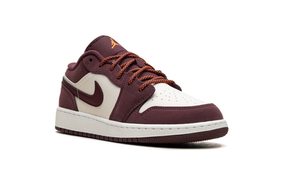Air Jordan 1 GS "Night Maroon" 553560 068