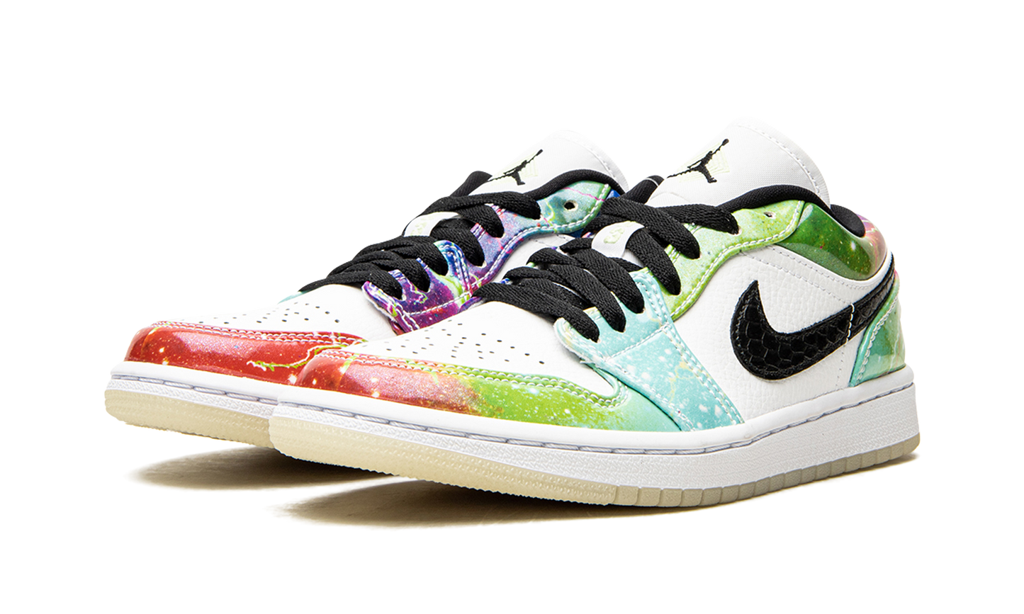 Air Jordan 1 Low WMNS "Galaxy" CW7310 909