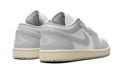 Air Jordan 1 WMNS "Light Grey" DC0774 103