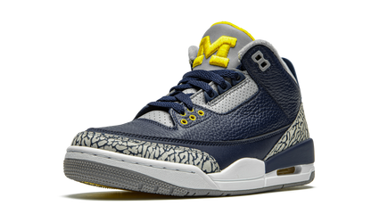 Air Jordan 3 Retro PE "Michigan" AJ3 820064