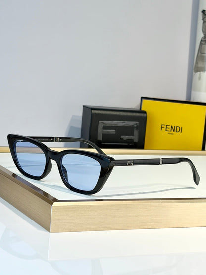 FENDI Sunglasses-FE40089I