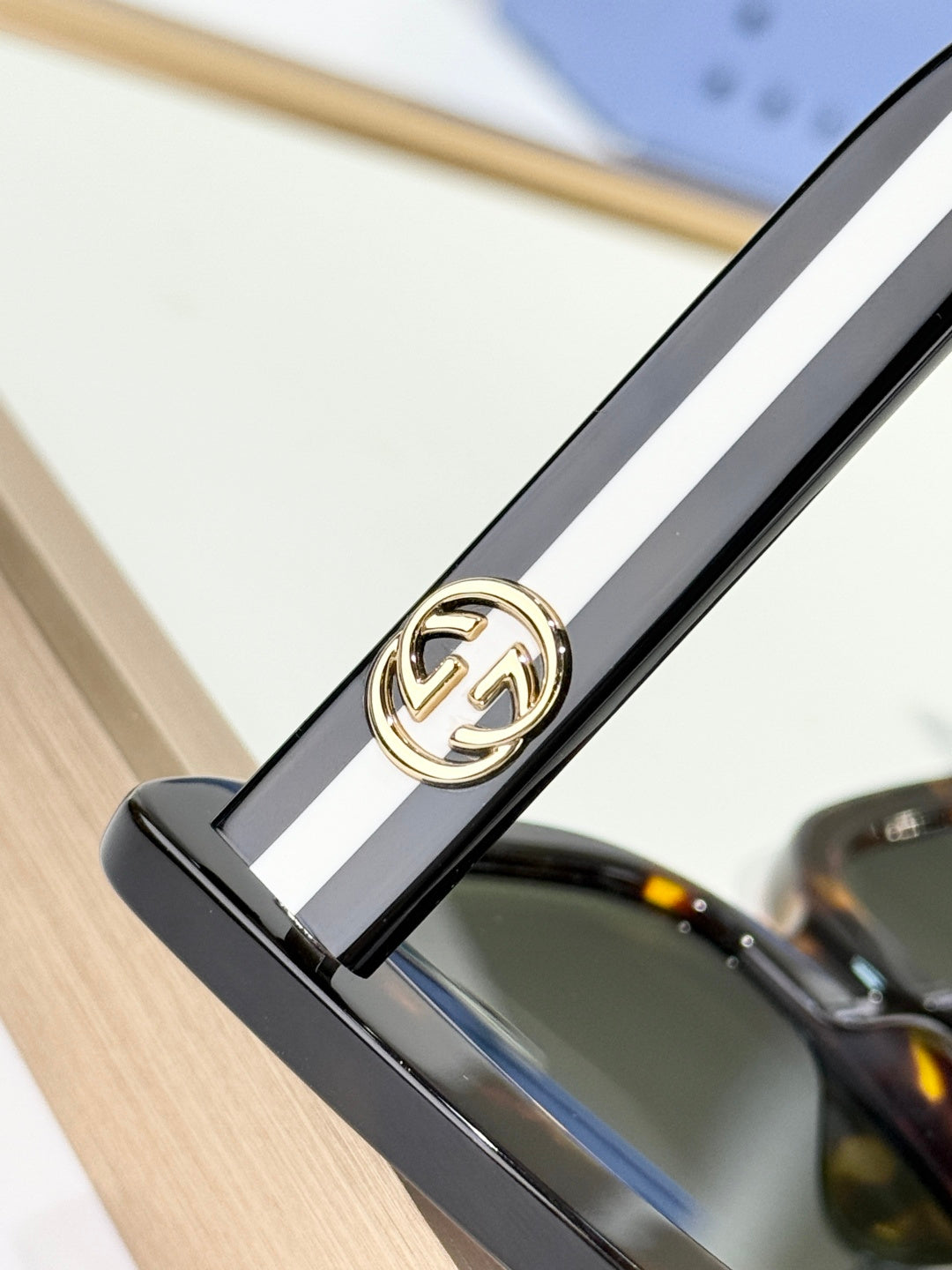 GUCCI Sunglasses-GG1861S