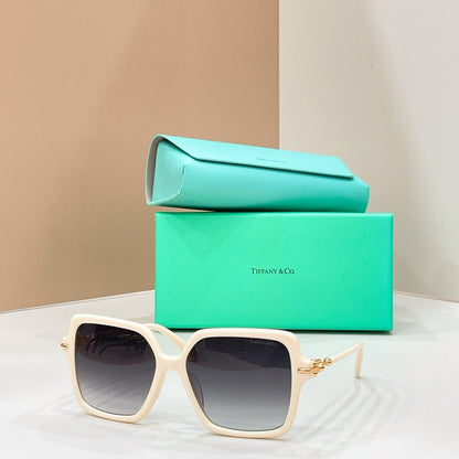 TIFFANY & CO. Sunglasses TF4260U