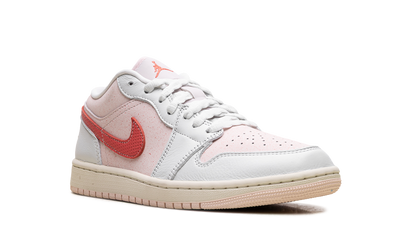 Air Jordan 1 Low WMNS "Strawberry MIlkshake" IB8156 133